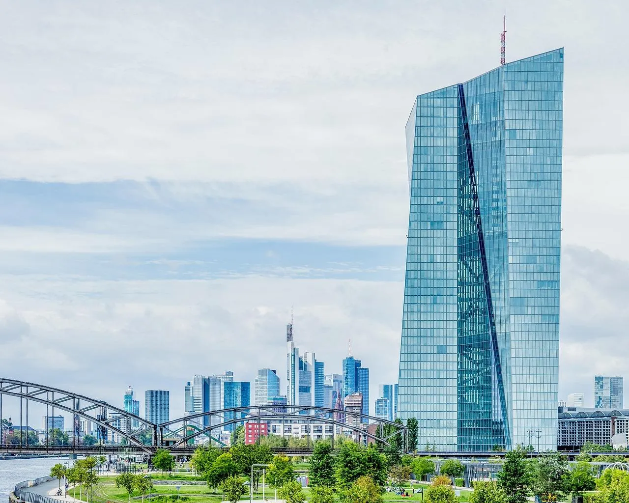 BCE, mercati in allerta dopo lo stop ai tagli dei tassi