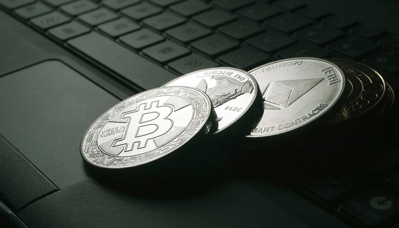 Altcoin season alle porte? Segnali tecnici e dinamiche settoriali