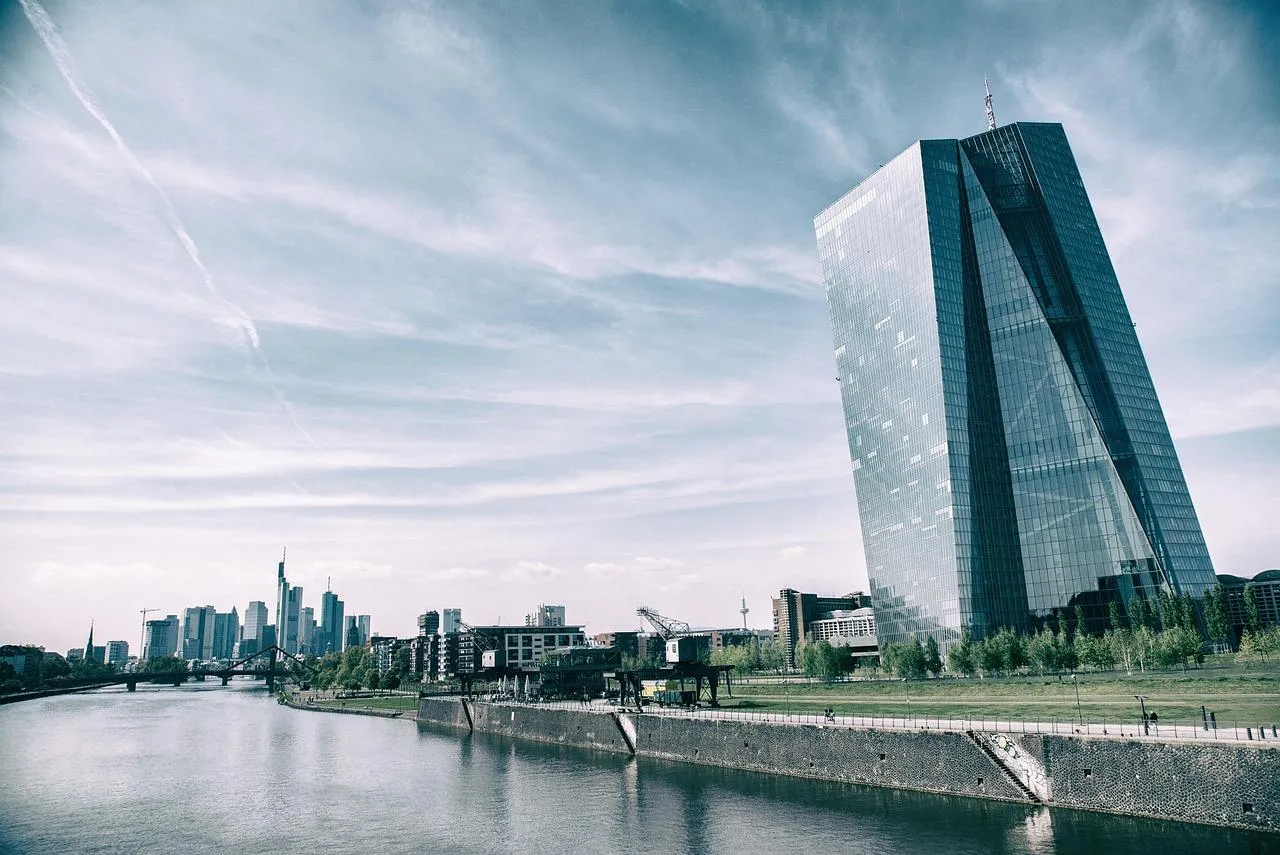 Bce pronta al taglio dei tassi, ma l'incertezza domina lo scenario