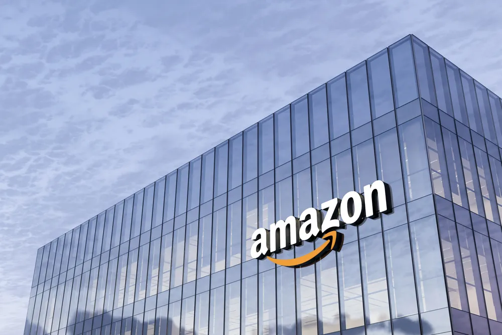 Amazon affonda dopo i conti: maxi investimenti sull’AI spaventano il mercato