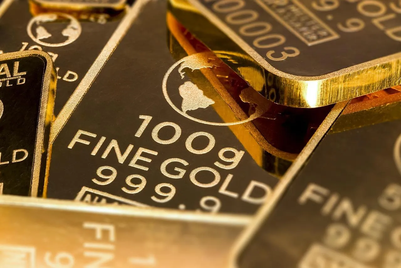 Oro sotto i riflettori, le forze che guidano davvero i prezzi