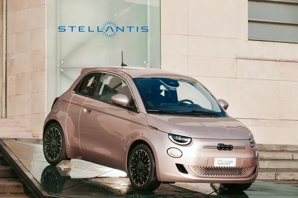 Stellantis -3,9% anche i sindacati vedono nero